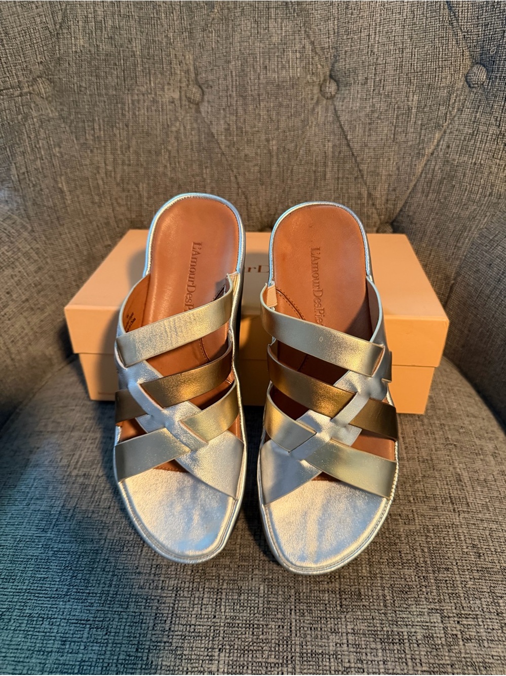 L’AmourDesPieds Metallic Silver Strappy Slide Sandals - Women